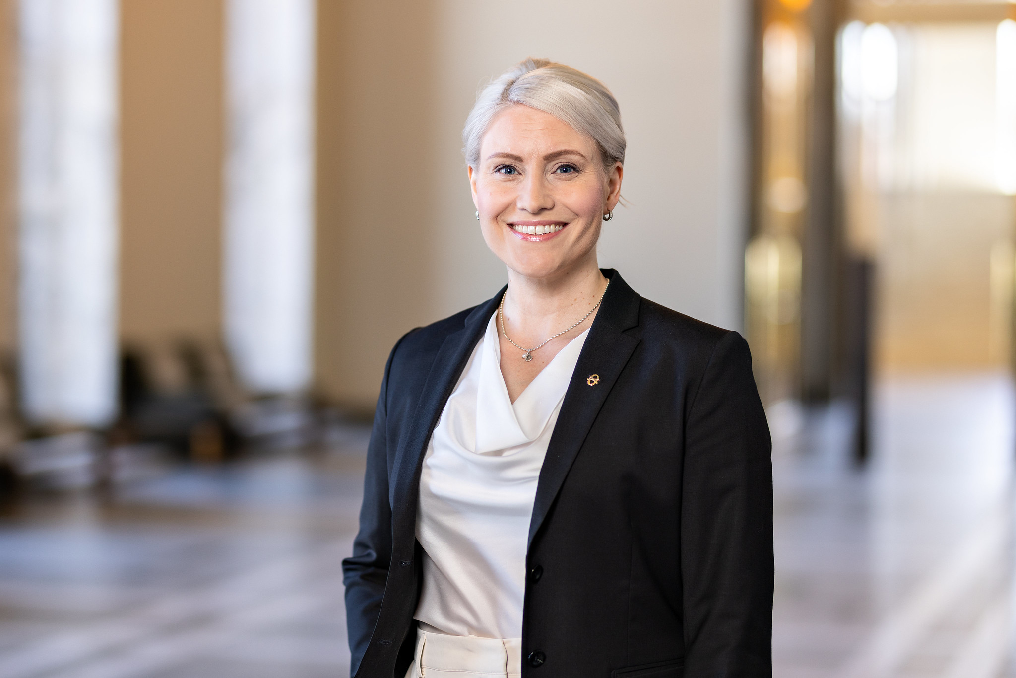 Riitta Mäkinen iloitsee Keski-Suomen alueiden pääsystä korkeamman investointituen alueiksi